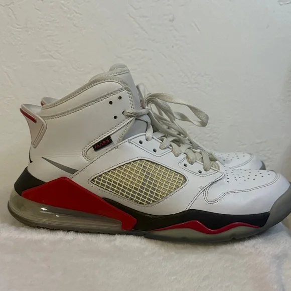 Air Jordan 5 “fire red” (2020) - Mars Blackmon edition